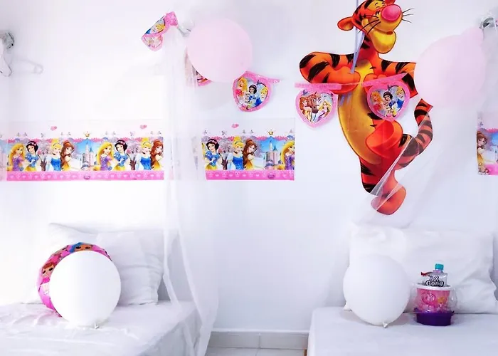 Disney's Slumber Party 홈스테이